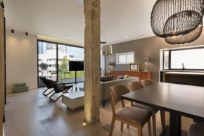 Breathtaking Brand new 3bedroom apt next to the Beach!